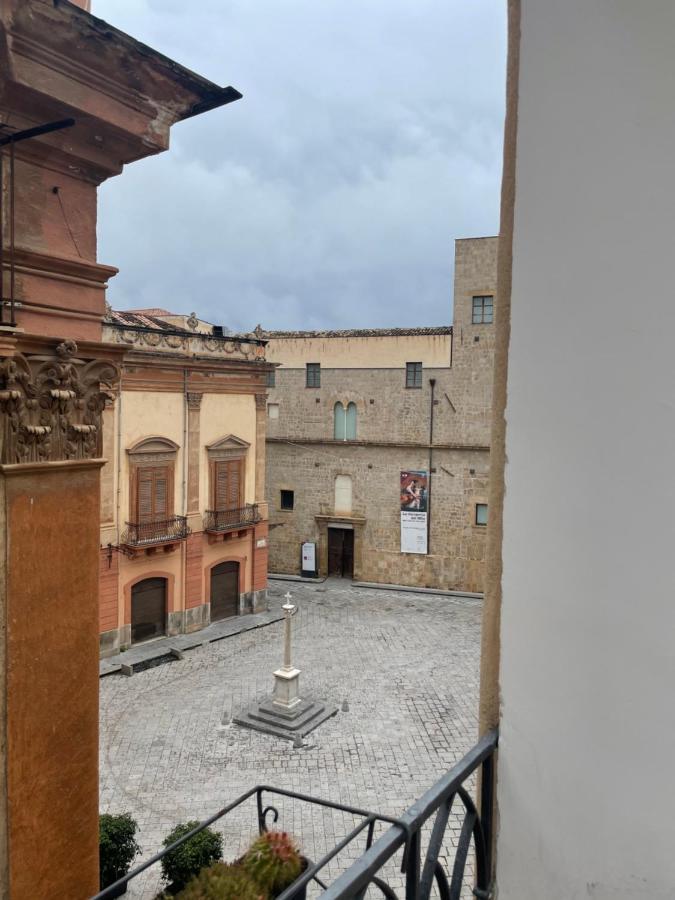Appartamento Mansardato Nel Cuore Di Palermo - Accesso Terrazza מראה חיצוני תמונה